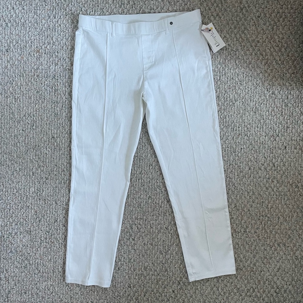 NEW! Utopia White Pull On Pants